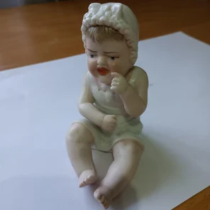 Статуэтка "Пупс в чепчике" фарфор Зусман Городница